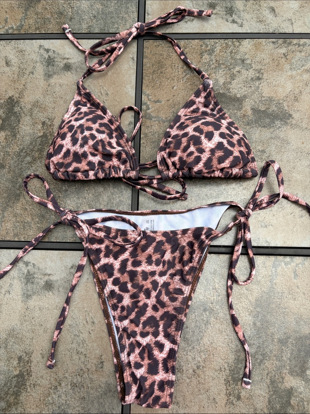 Leopard Print Pattern Halter and Side Tie 2-Piece String Bikini Swimsuit